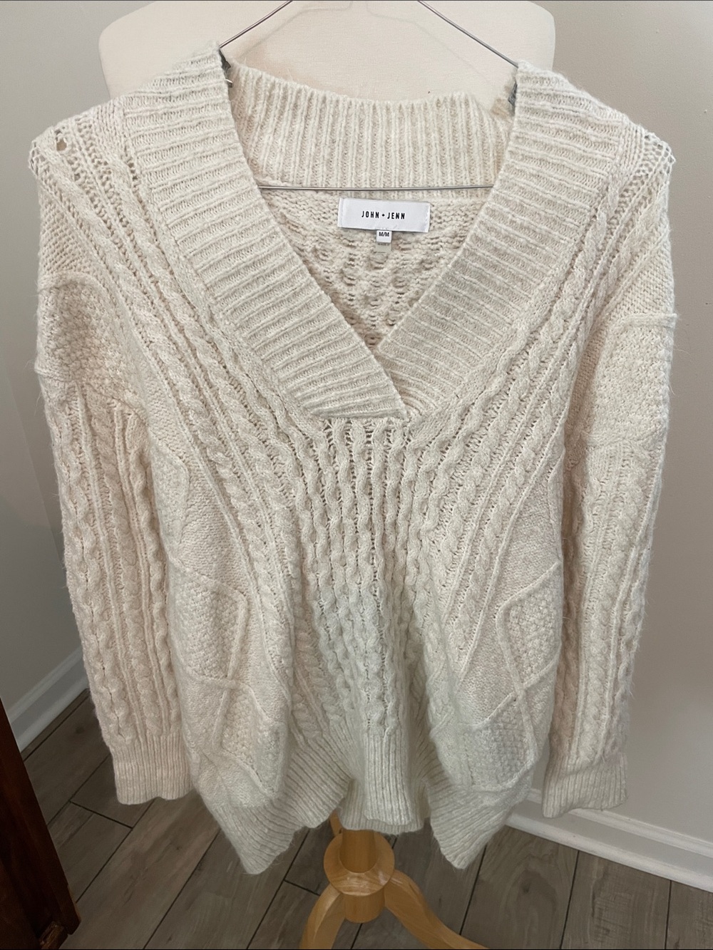 John + Jenn Off-White Cable V-Neck Pullover Sweater